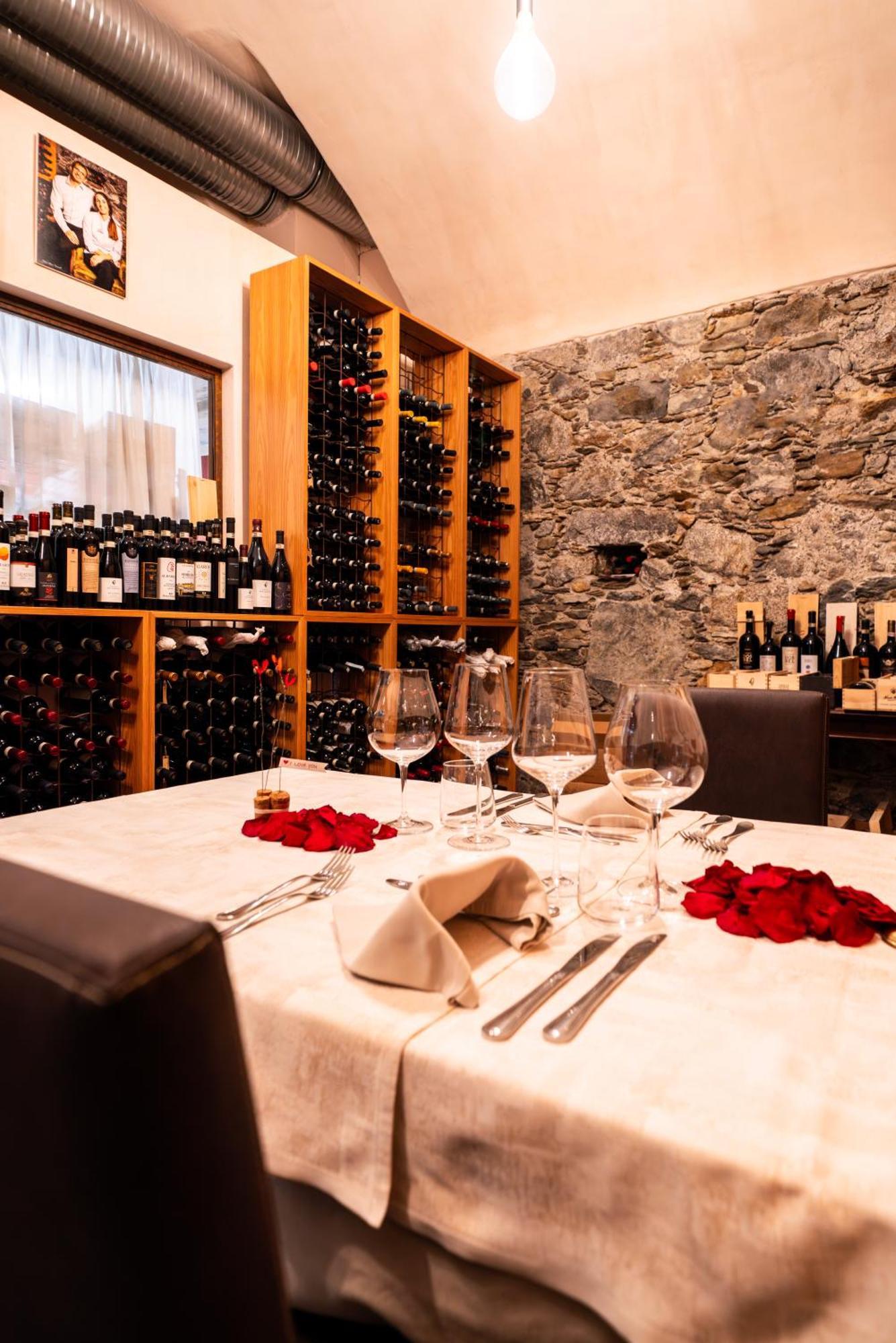 Wine Hotel San Carlo - Relais & Spa - Boutique Hotel Chiuro Εξωτερικό φωτογραφία